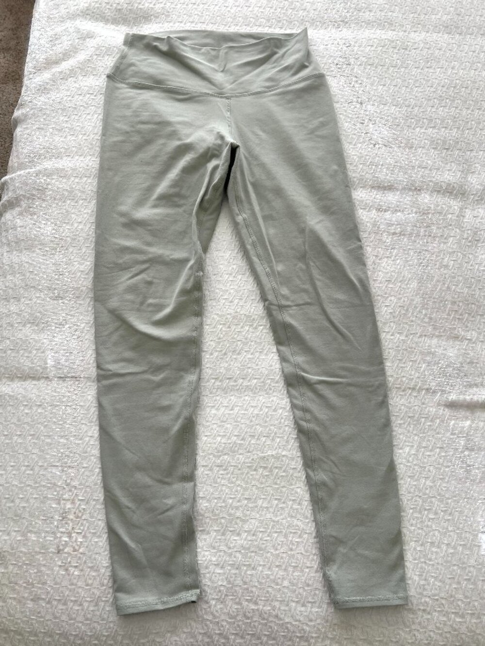 Alo Yoga - Light Sage Green - Leggings - Back Mesh Strip Size L